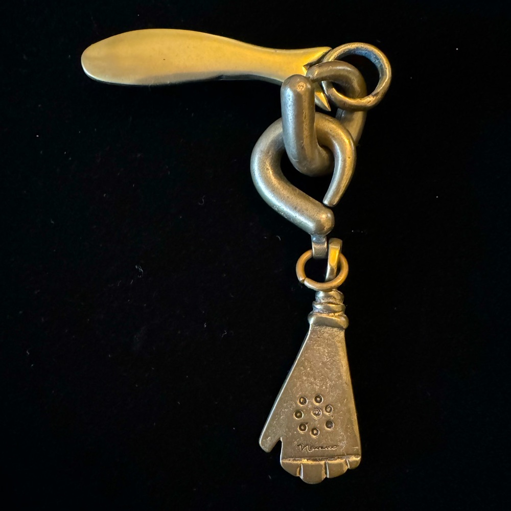 Vintage Navarro Chunky Brass Fish & Hand Pin